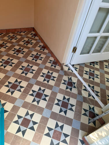 Mosaic vinyl Pattern matched in the entrance hall and hallway